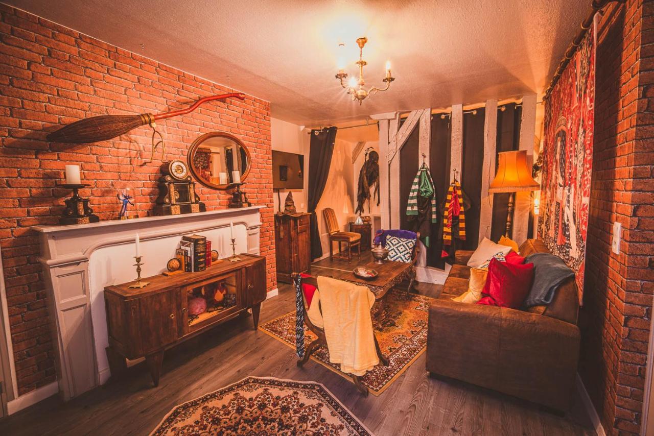 Repaire Du Sorcier Un Apartement Magique Troyes Esterno foto