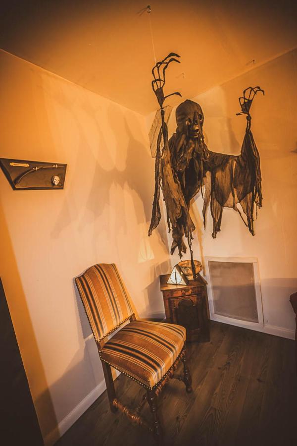 Repaire Du Sorcier Un Apartement Magique Troyes Esterno foto