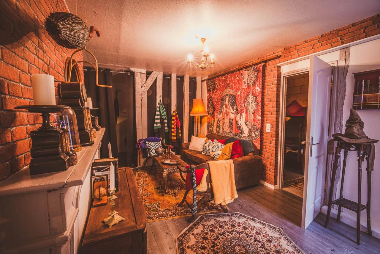 Repaire Du Sorcier Un Apartement Magique Troyes Esterno foto