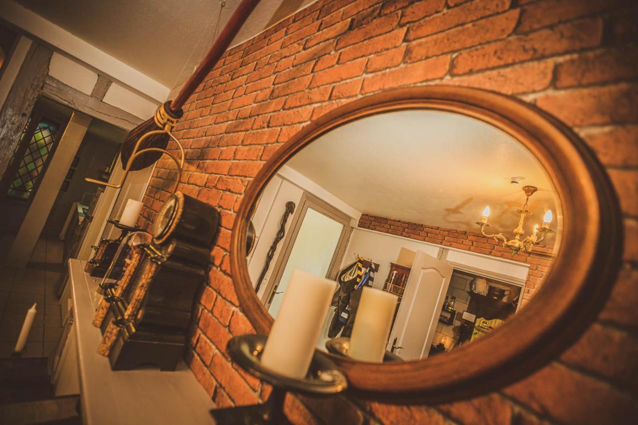 Repaire Du Sorcier Un Apartement Magique Troyes Esterno foto
